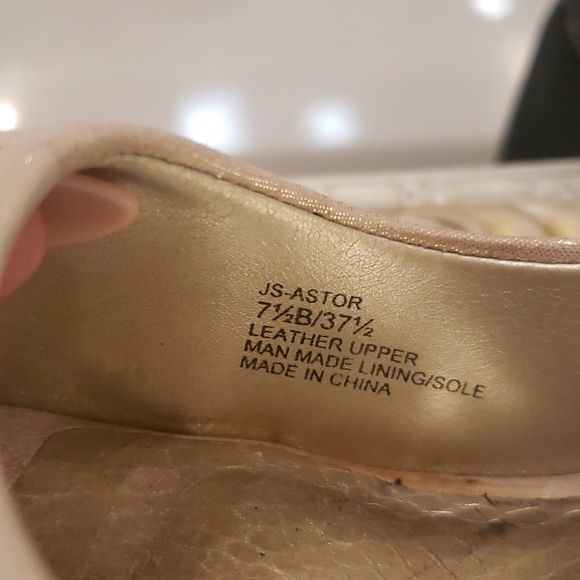 Jessica Simpson champagne peep toe heels - Picture 5 of 5